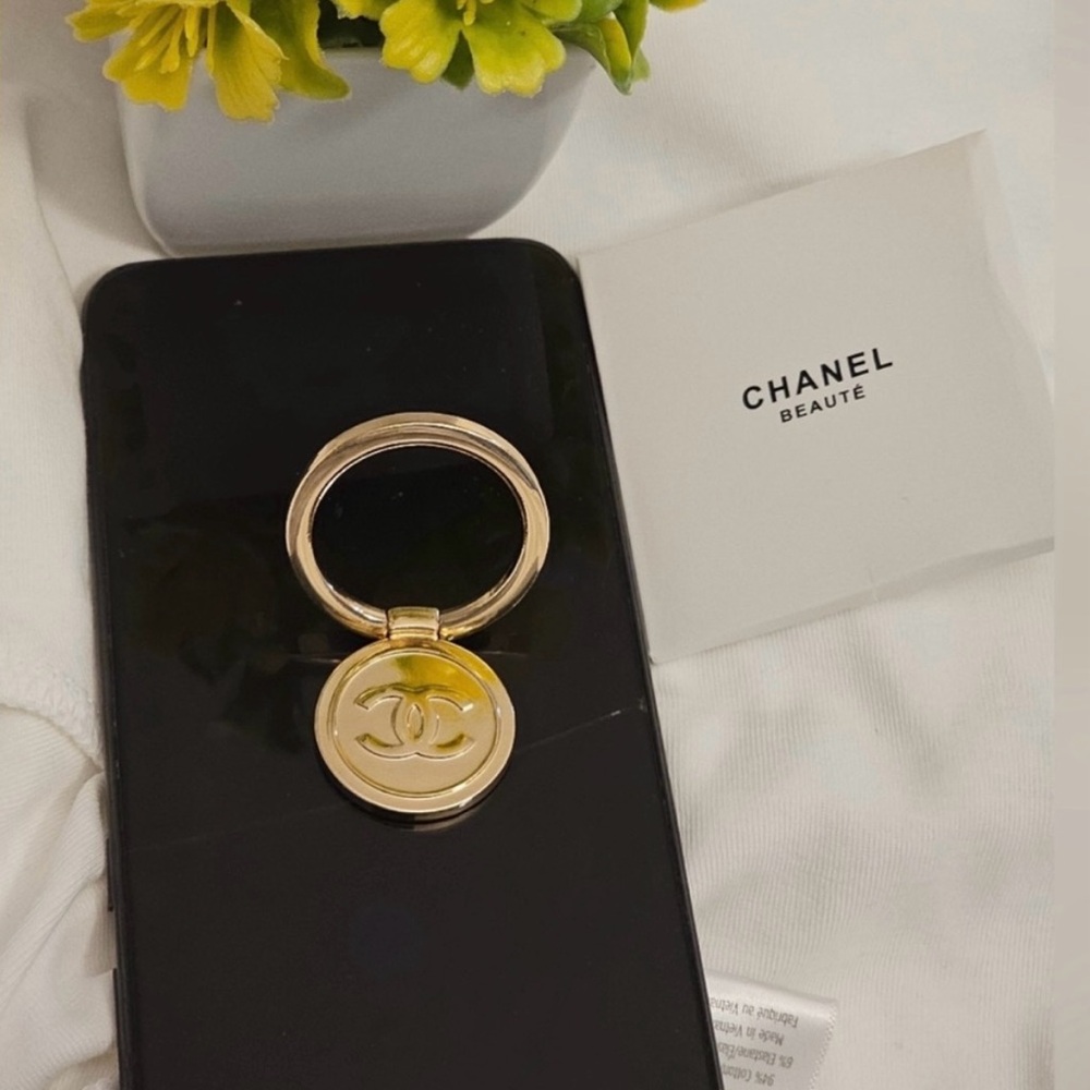Chanel Gold Phone Ring NIB ⚜️